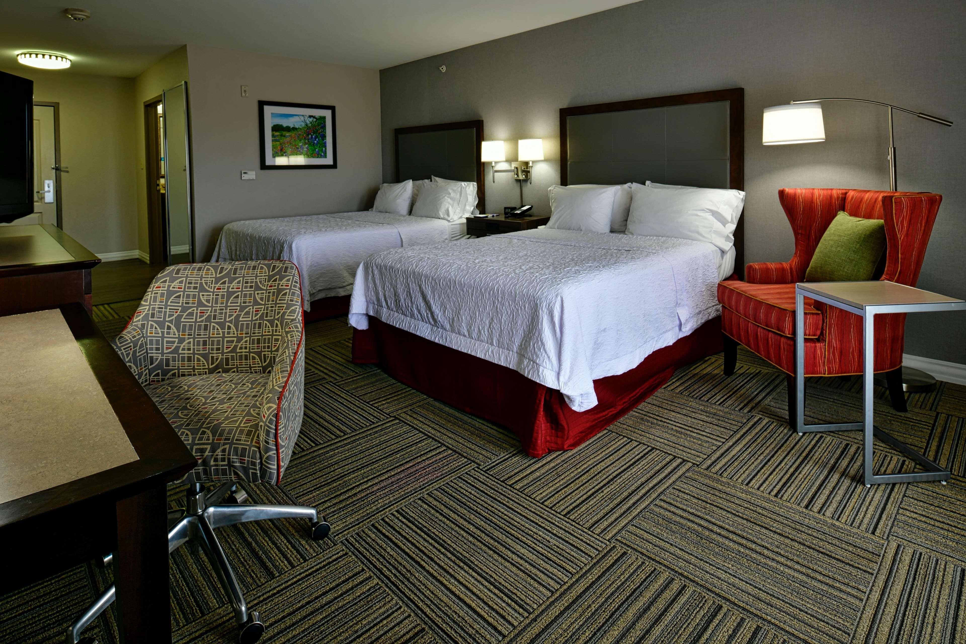 Hampton Inn & Suites Fredericksburg Eksteriør billede