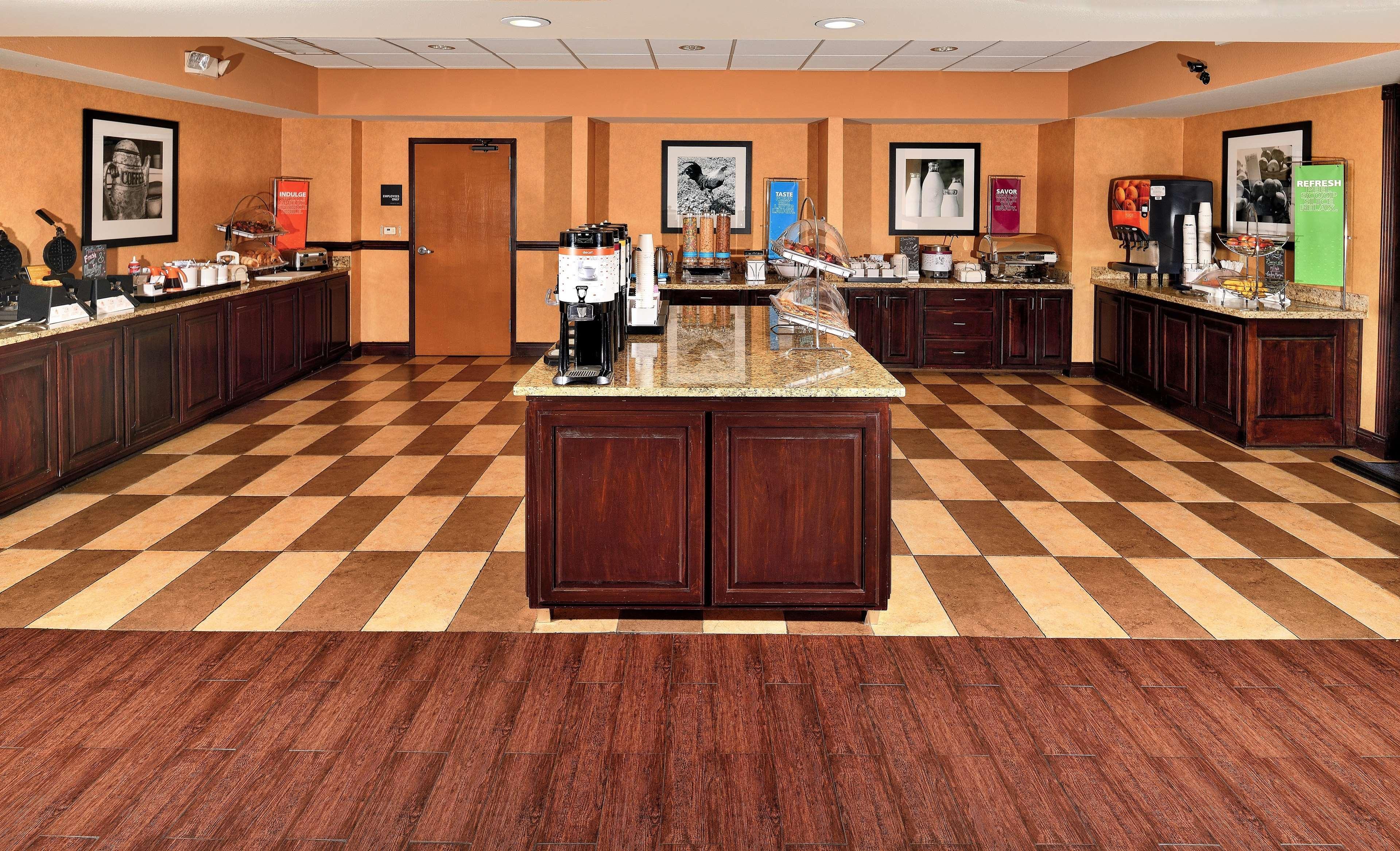 Hampton Inn & Suites Fredericksburg Eksteriør billede