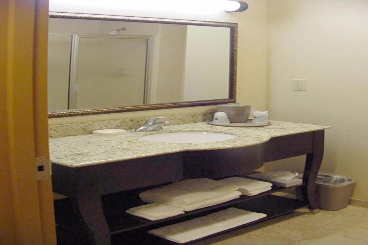 Hampton Inn & Suites Fredericksburg Eksteriør billede