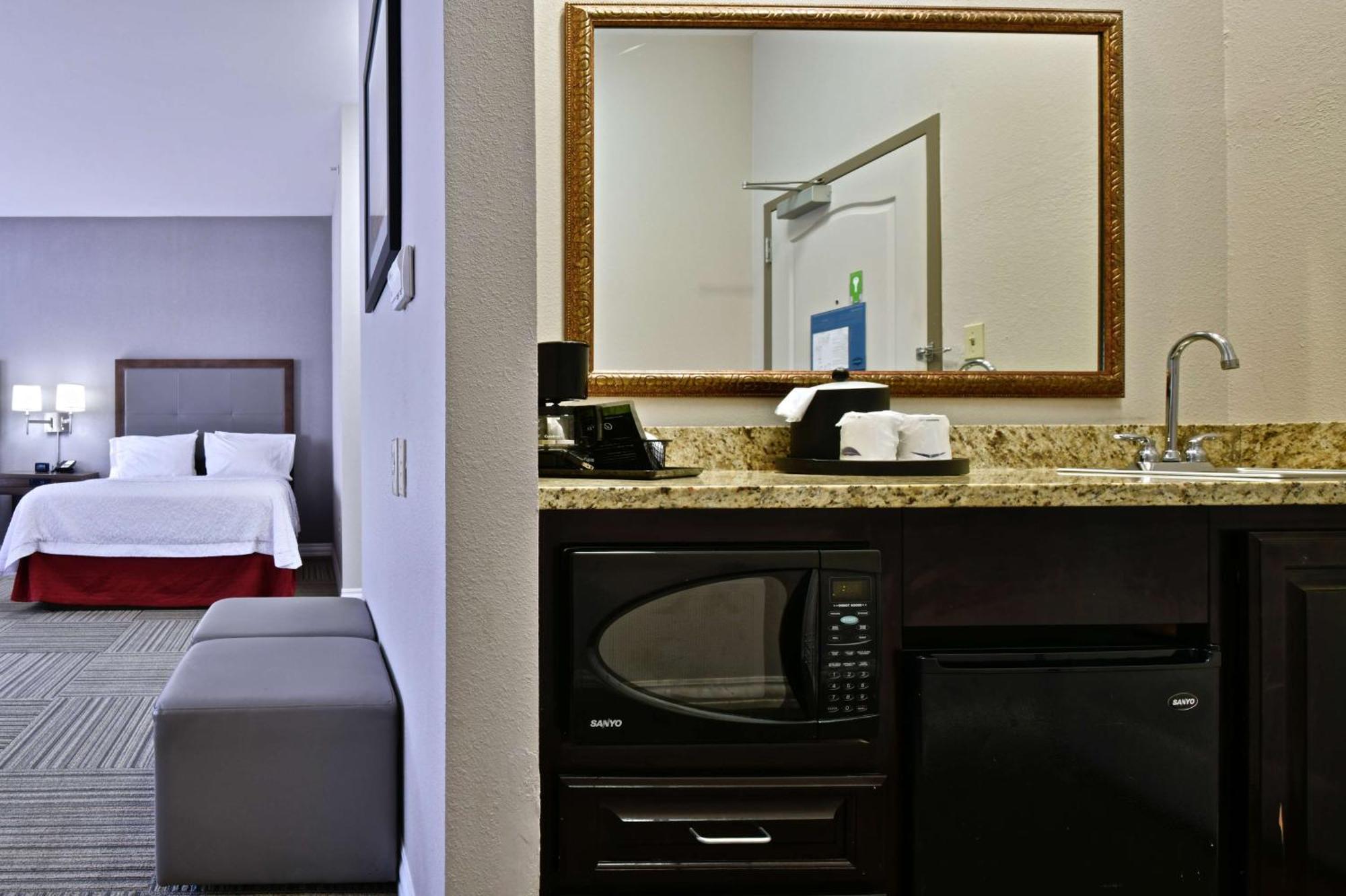 Hampton Inn & Suites Fredericksburg Eksteriør billede