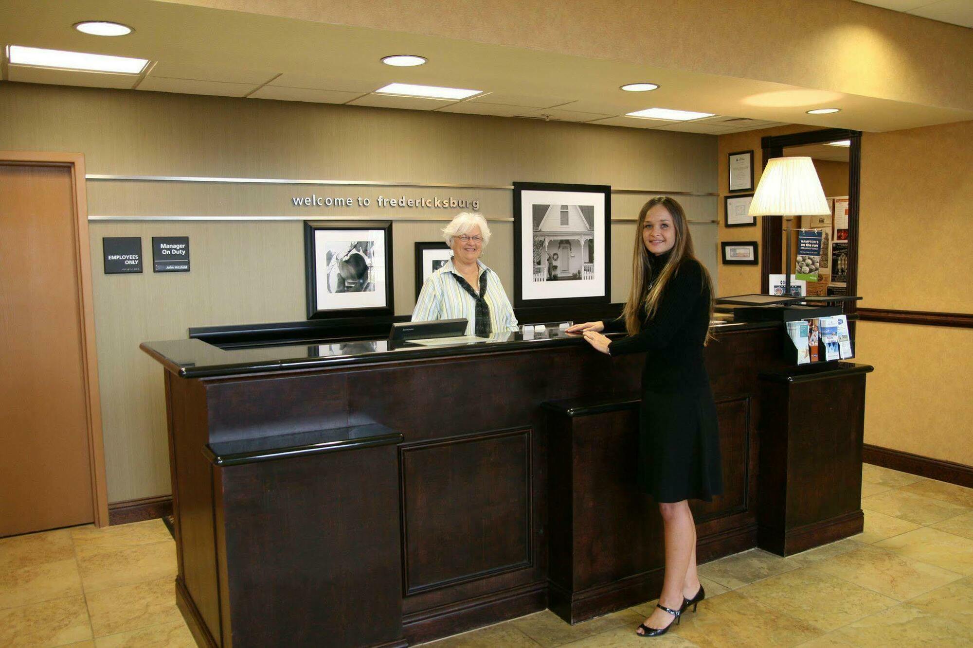 Hampton Inn & Suites Fredericksburg Interiør billede